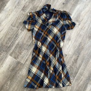 Plaid dress with small puff sleeve